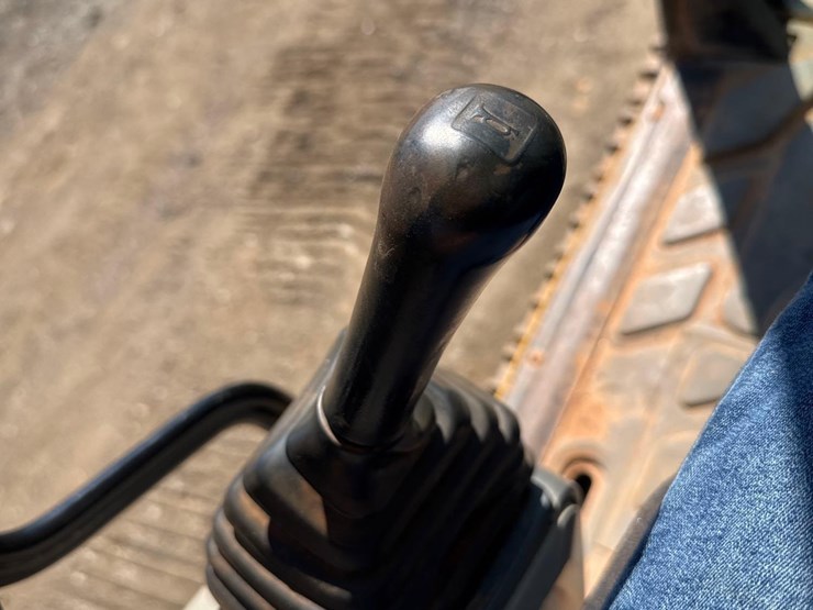 2013-caterpillar-320el-image-34
