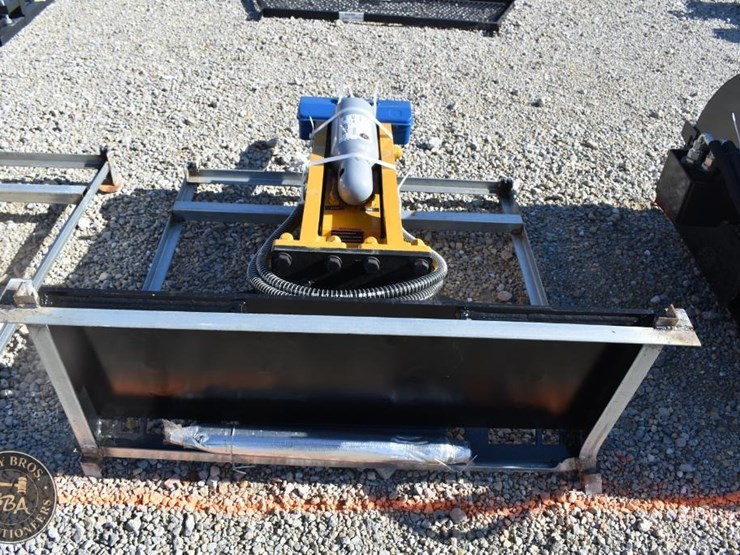 lyals-breaker-attachment-49749-image-2