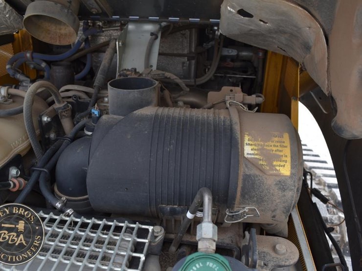 2018-deere-333g-image-35