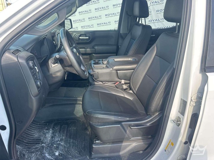 2019-chevrolet-silverado-1500-image-19