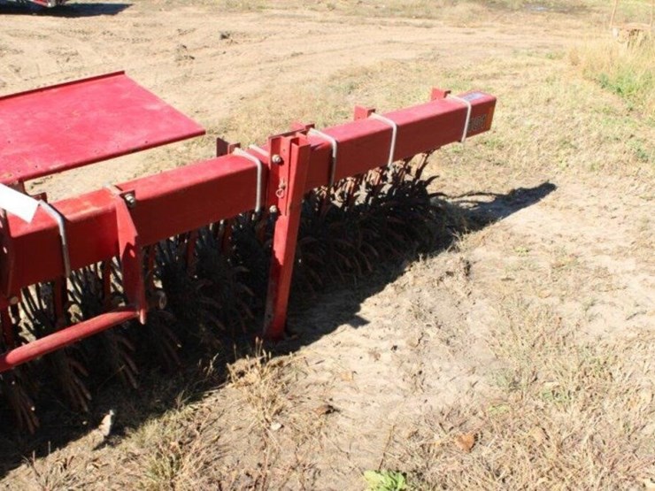 3-point-case-ih-15ft-6-row-rotary-hoe-image-10