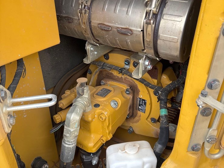 2023-caterpillar-306cr-image-26