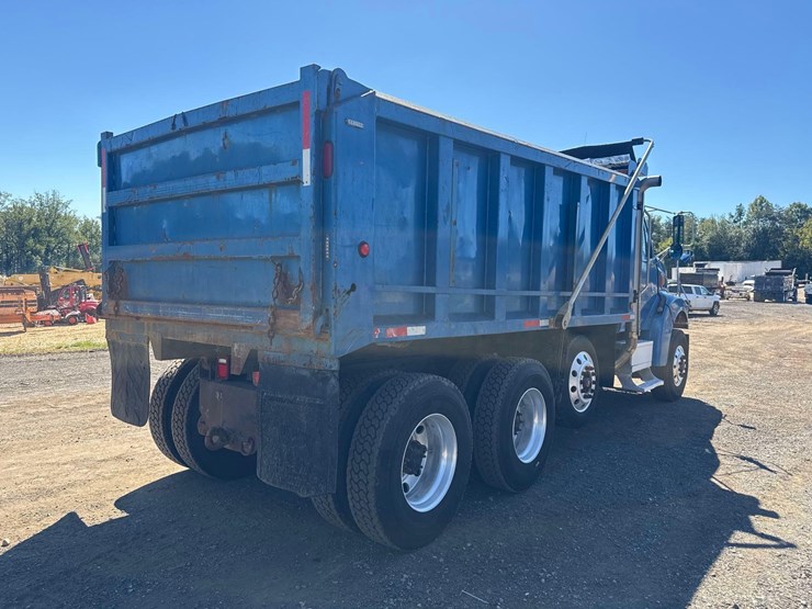 2005-sterling-l9500-image-6