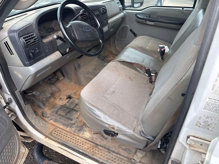 2006-ford-f350-xl-image-18
