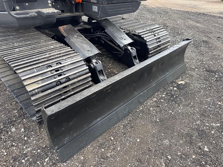 2021-hitachi-zx135us-6-image-17