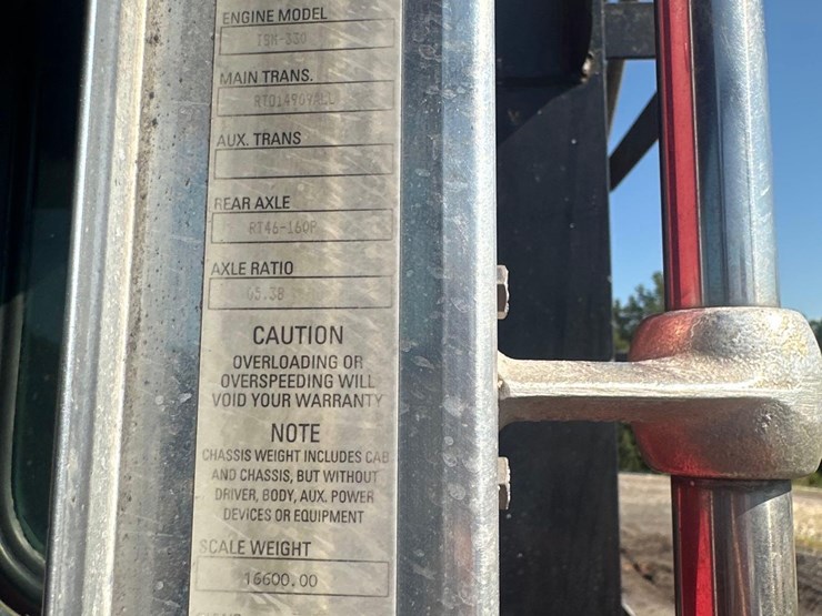 2004-kenworth-w900-image-27