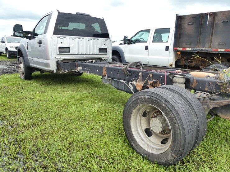2017-ford-f450-xlt-image-3