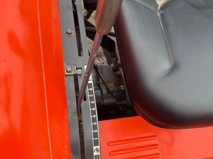 2012-kubota-l3200d-image-21