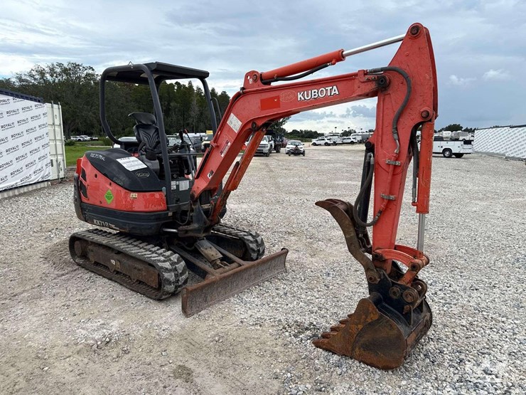 2019-kubota-kx71-3-image-2