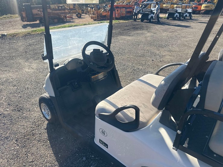 e-z-go-elite-rxv-4-passenger-golf-cart-image-8
