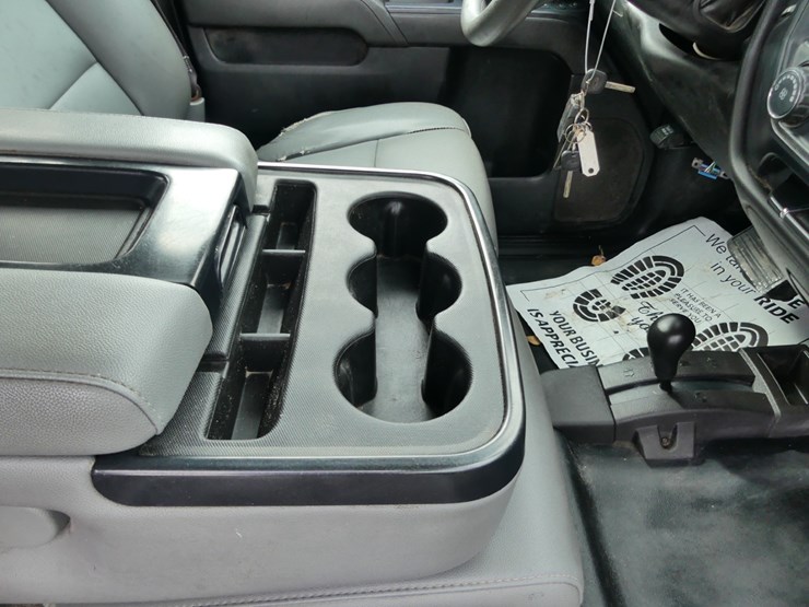 2017-chevrolet-2500hd-image-11