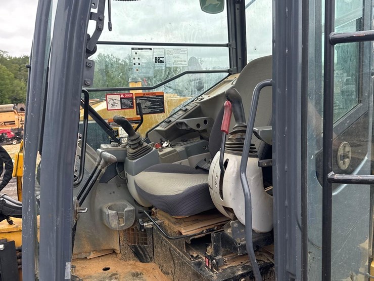 2019-deere-85g-image-23