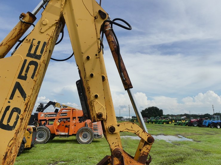 new-holland-675e-image-11