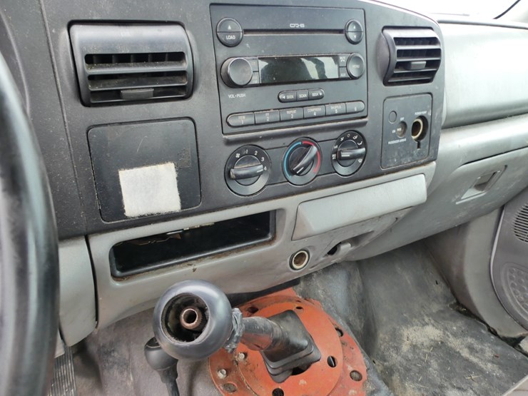 2005-ford-f550-xl-image-12