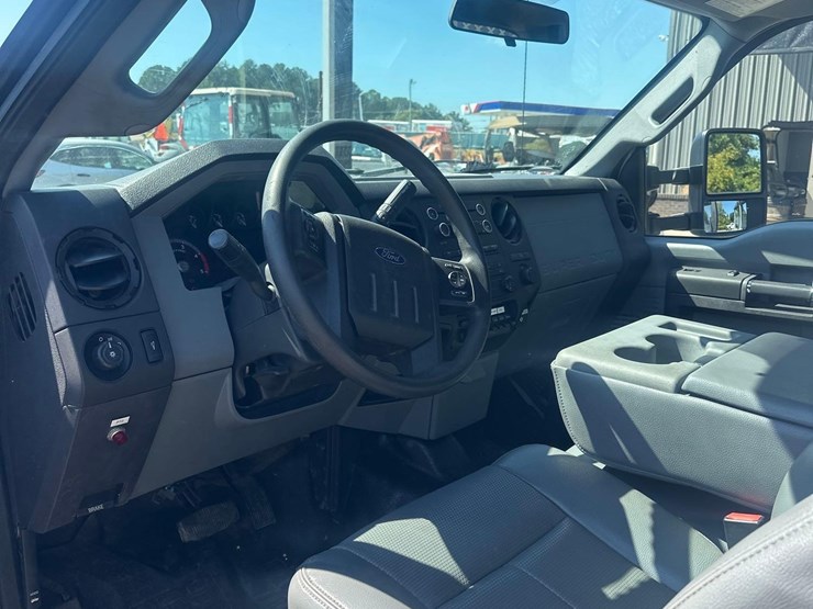 2016-ford-f550-image-28