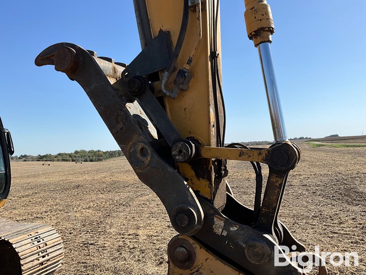 2005-deere-160c-lc-image-18