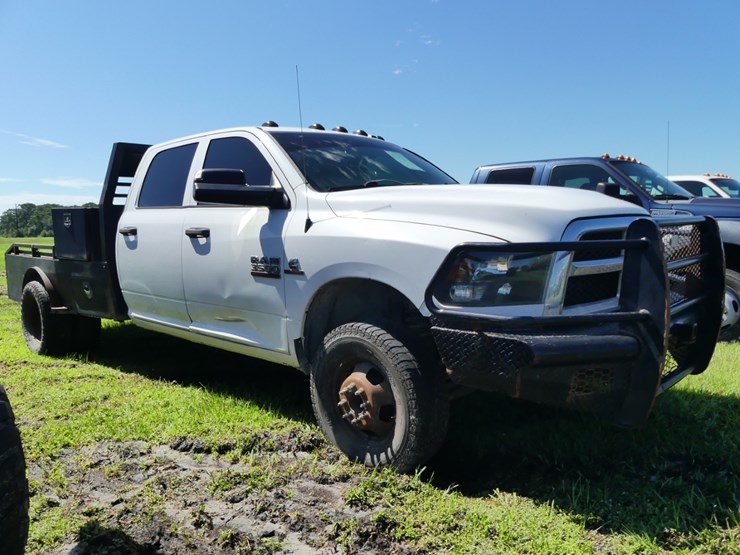 2015-dodge-ram-3500-image-1