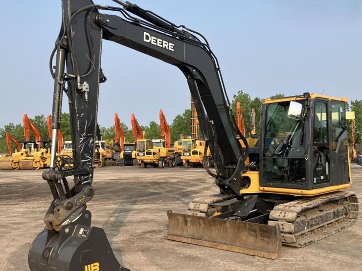 2024-john-deere-85-image-40