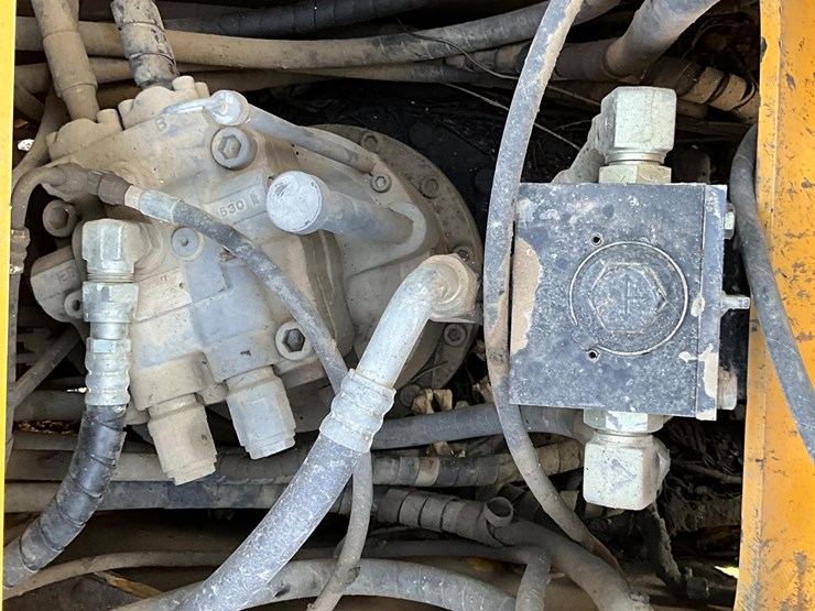 2005-deere-160c-lc-image-14