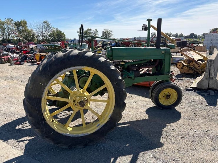 john-deere-b-image-4