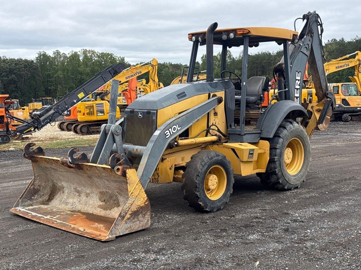 2016-deere-310l-image-1