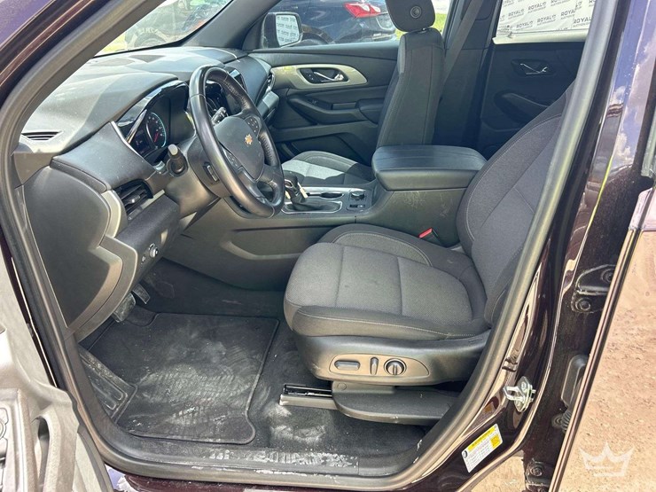 2022-chevrolet-traverse-image-12