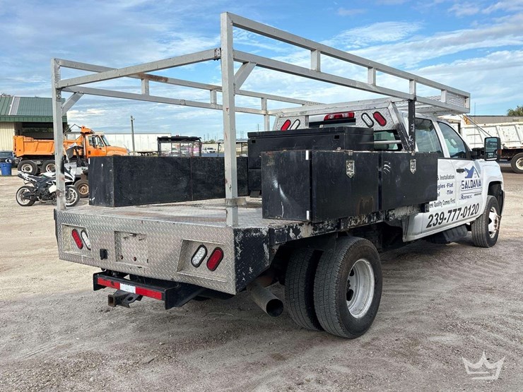 2018-chevrolet-silverado-3500-image-3
