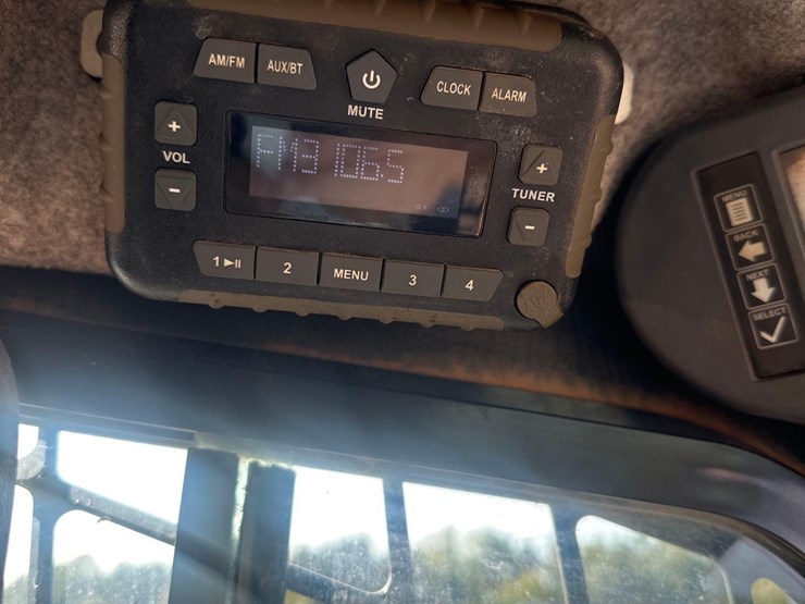 2019-deere-333g-image-24