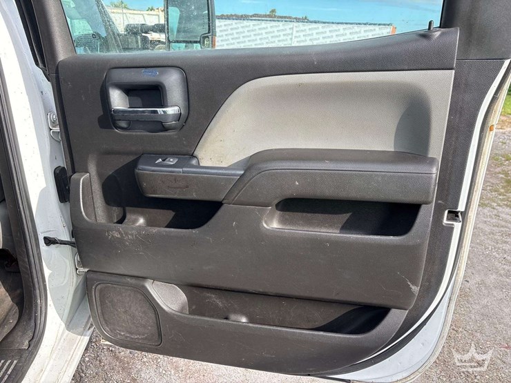 2018-chevrolet-silverado-3500-image-22