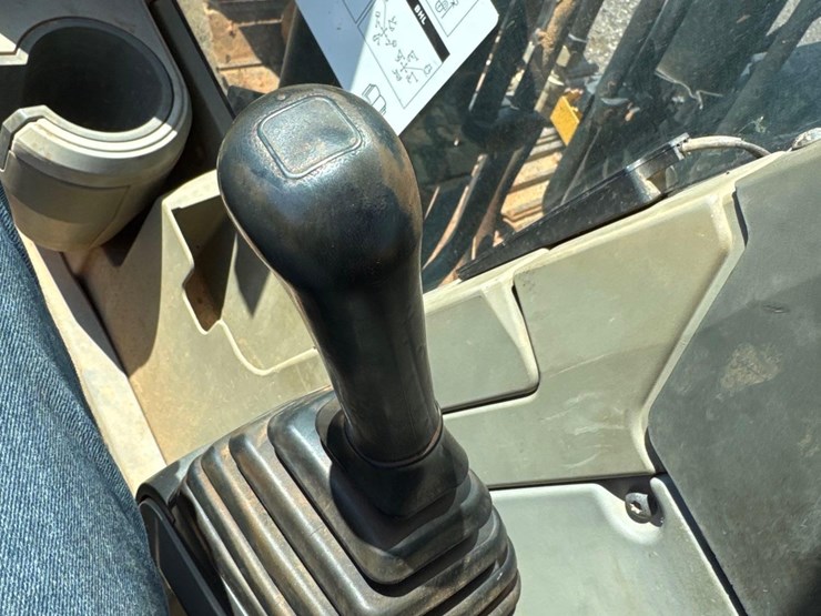 2013-caterpillar-320el-image-33