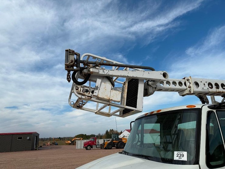 2008-international-durastar-4300-image-42