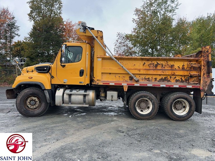 2014-freightliner-114sd-image-8