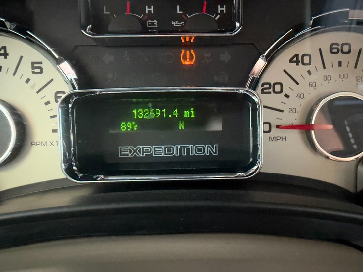 2009-ford-expedition-image-8