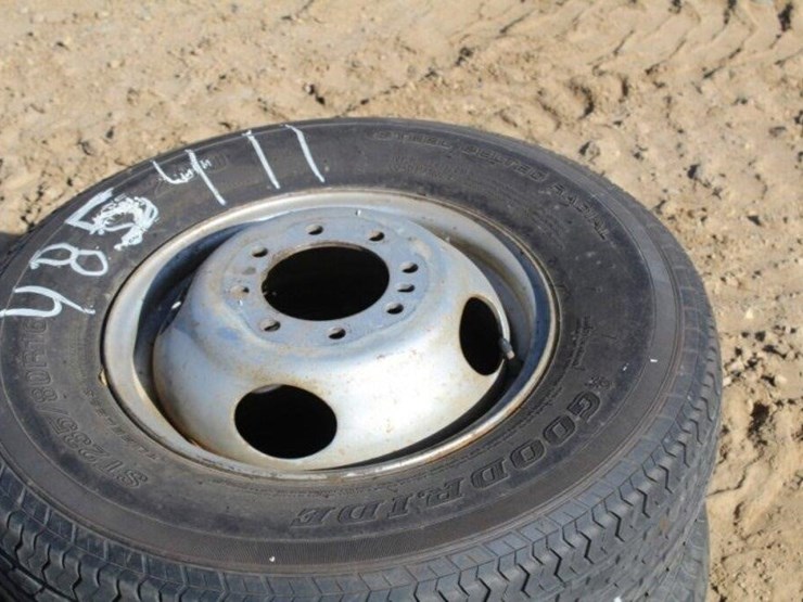 (4)-235/80r16-trailer-tires-image-1