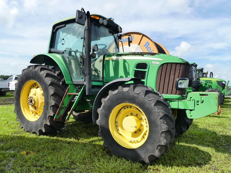 john-deere-7430-premium-image-1