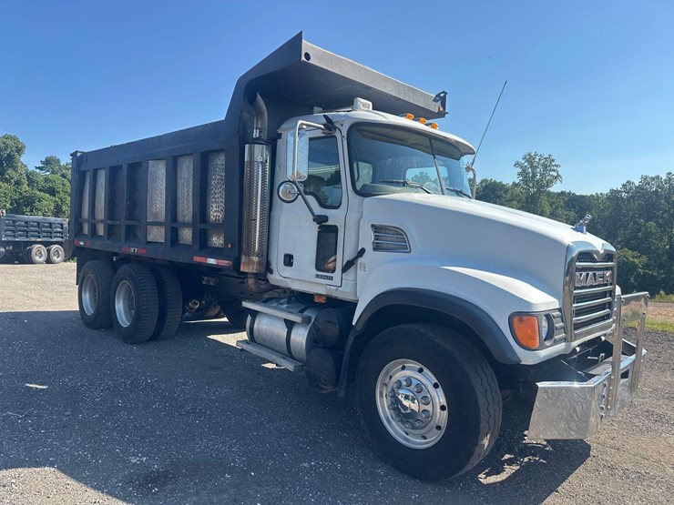 2003-mack-granite-cv713-image-13