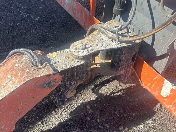 2013-jlg-400s-image-21