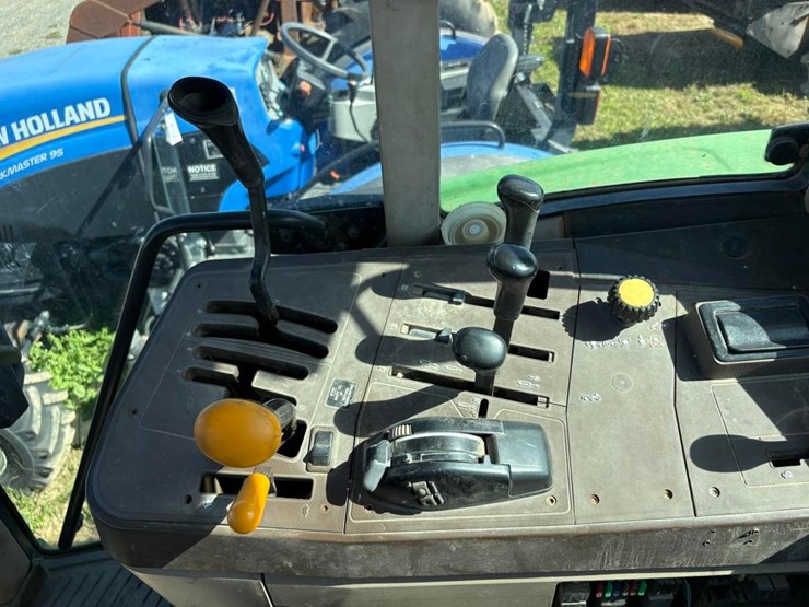 john-deere-6405-image-19