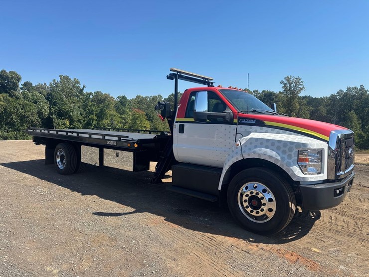 2022-ford-f750-image-18