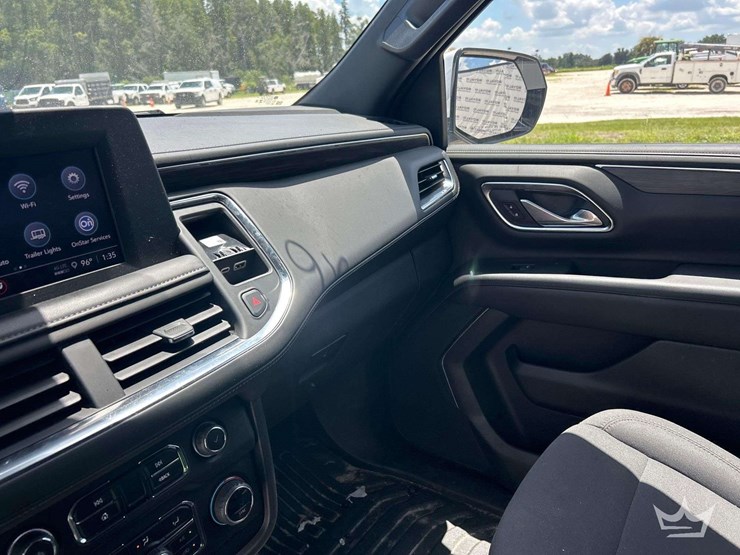 2023-chevrolet-tahoe-image-19