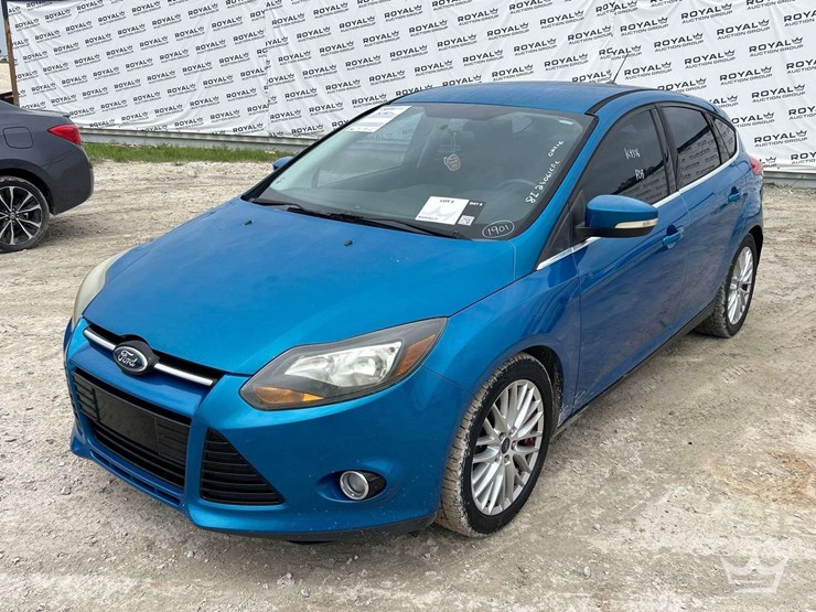 2013-ford-focus-hatchback-image-1