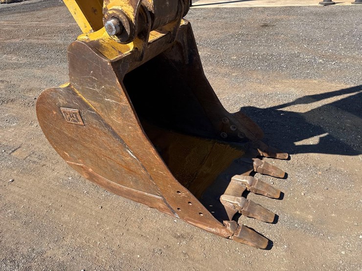 2013-caterpillar-320el-image-12