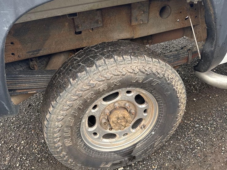 2006-chevrolet-3500-image-12