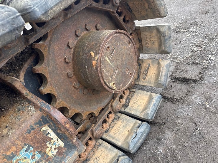 2019-deere-85g-image-17