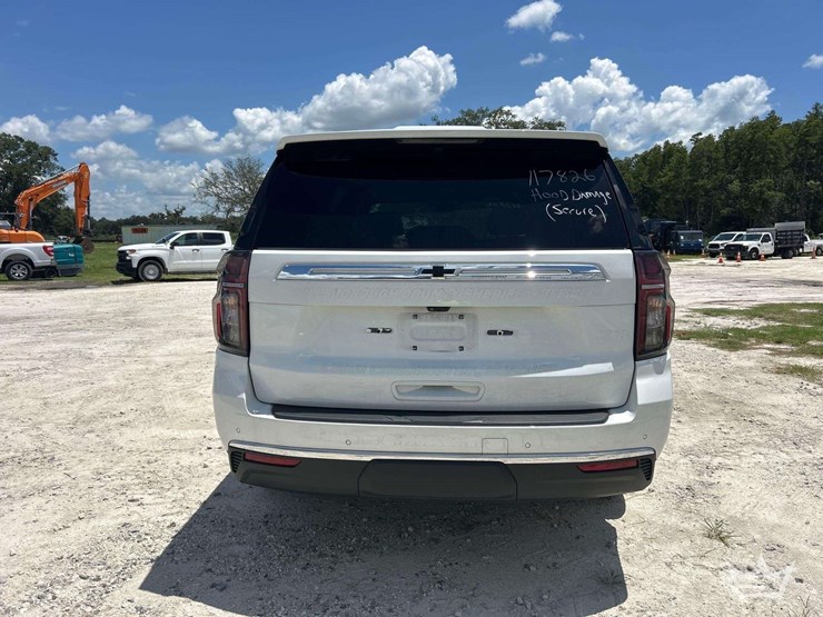 2023-chevrolet-tahoe-image-21