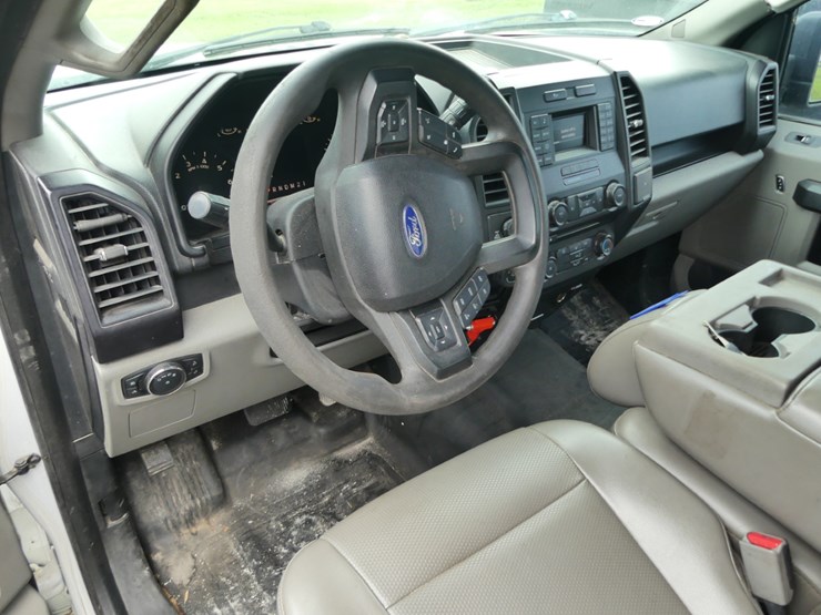 2017-ford-f150-xl-image-12