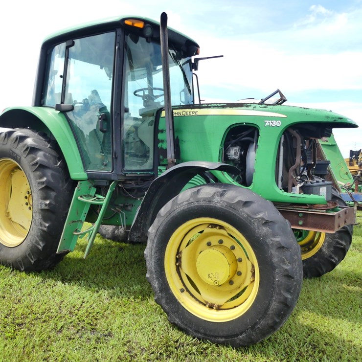JOHN DEERE 7130