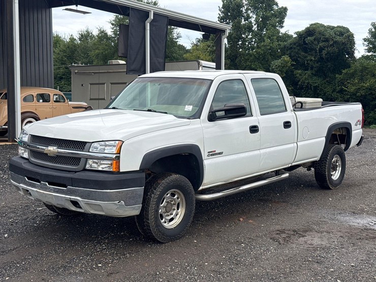 2003-chevrolet-2500hd-image-1