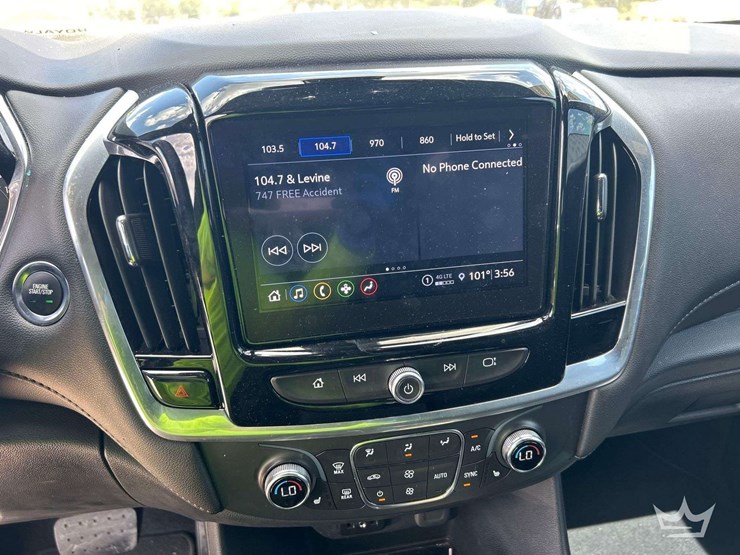 2022-chevrolet-traverse-image-18