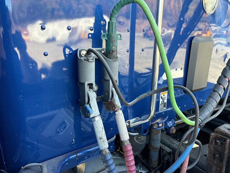 2018-kenworth-t680-image-33